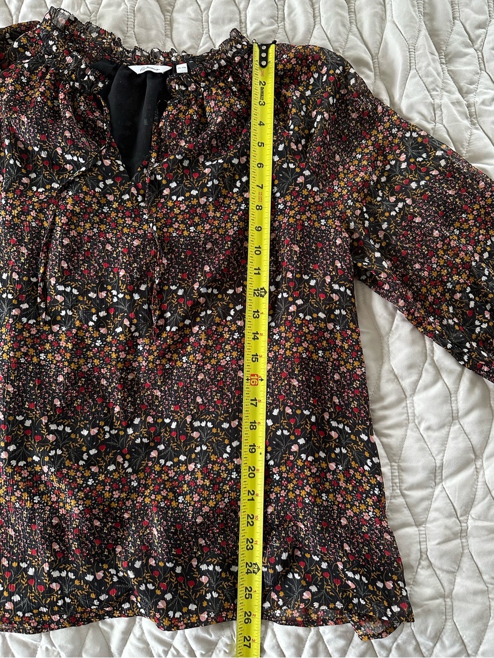 🔥2/$15 Reitmans Dark Floral Chiffon Peasant Blouse Ruffle Neck Sheer Boho V-Neck - Picture 5 of 11